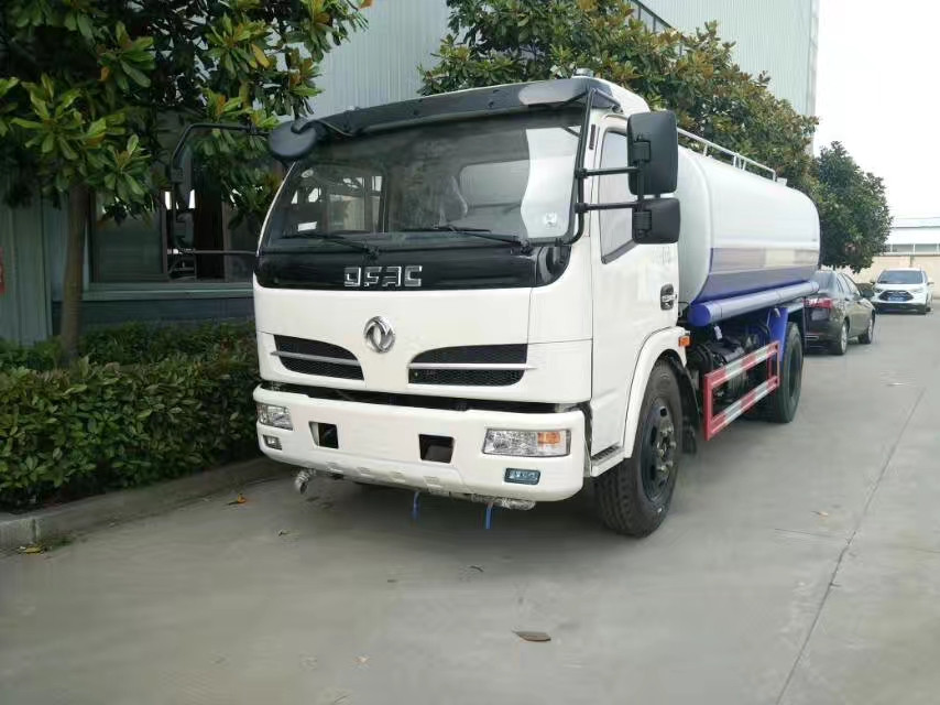 8噸灑水車銷售中心，東風(fēng)8噸灑水車廠家銷售，8噸灑水車價(jià)格，程力東風(fēng)8噸灑水車銷售中心