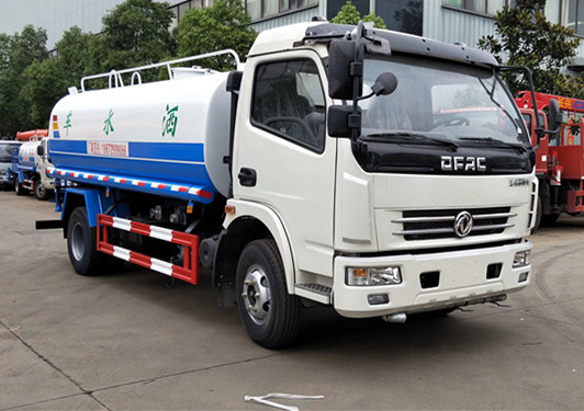 9噸灑水車銷售廠家，9噸灑水車廠家價(jià)格直銷，程力東風(fēng)8-9噸灑水車銷售點(diǎn)