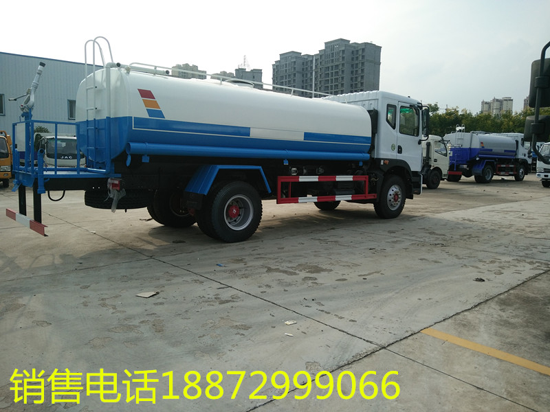 東風(fēng)灑水車 東風(fēng)灑水車
