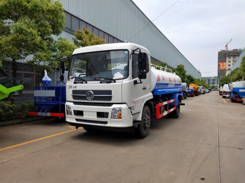 馬路上的環(huán)衛(wèi)灑水車到底有什么作用