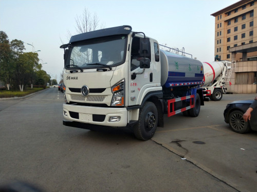 程力威牌CLW5161GSSYT6型灑水車