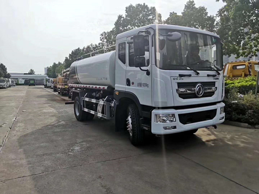 國6東風天龍后大型后雙橋灑水車配置價格-程力大型灑水車廠家直銷