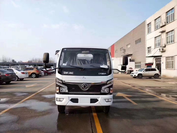 安徽5方灑水車-灑水車-6臺灑水車送往楊瞳鎮(zhèn)人民政府