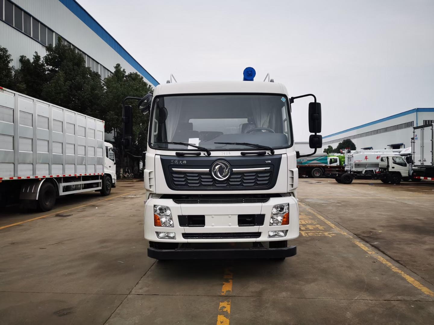 國(guó)六東風(fēng)天錦小三軸散裝飼料運(yùn)輸車-30方散裝飼料運(yùn)輸車