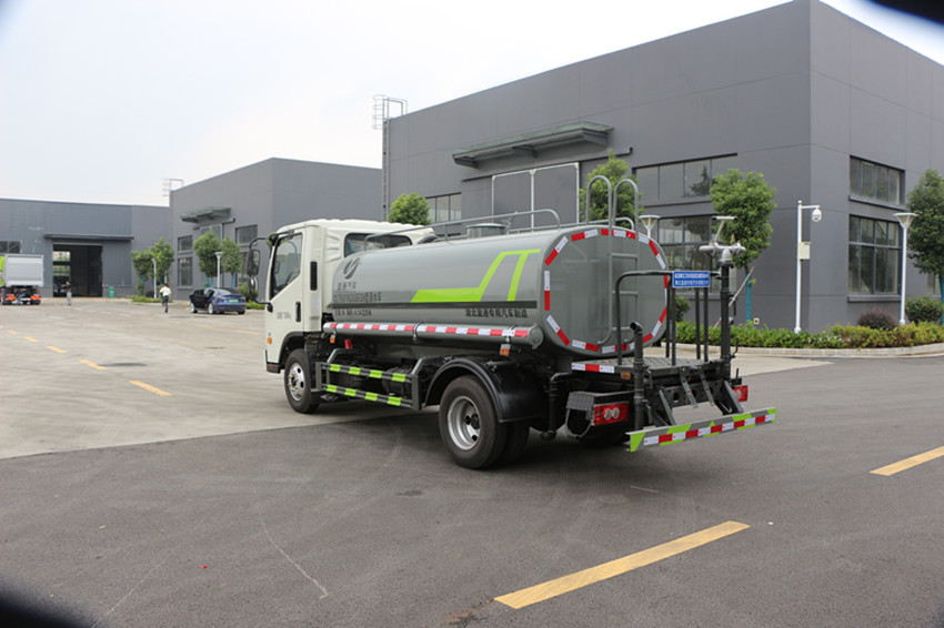 縱昂牌福田5噸灑水車價格-福田5噸灑水車-湖北盈通