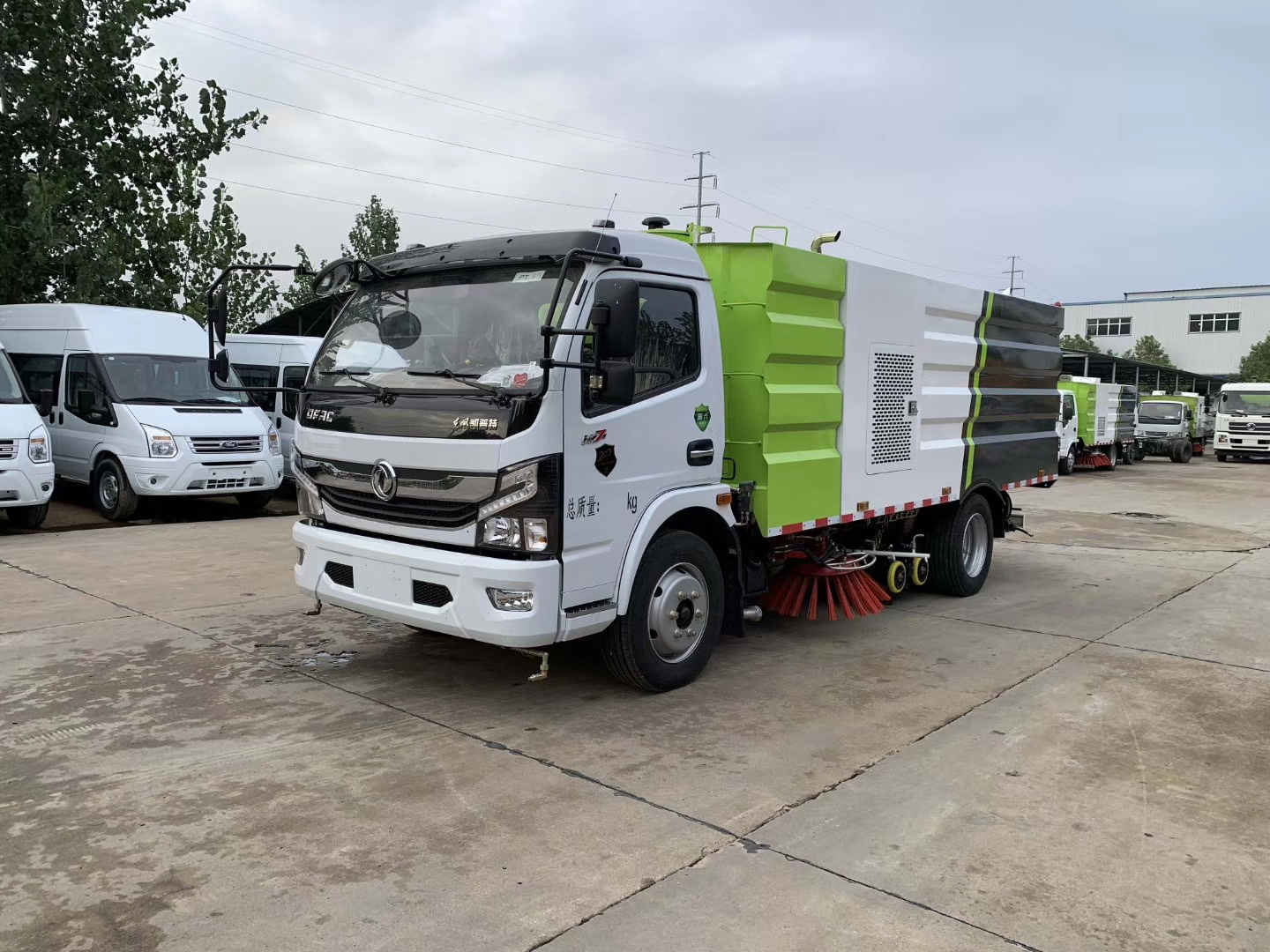 國六東風5.5方掃路車-國六東風5.5方掃路車廠家-程力掃路車廠家銷售