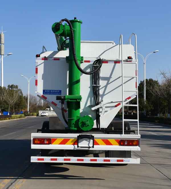 縱昂牌CLT5180ZSLDF6型散裝飼料運(yùn)輸車
