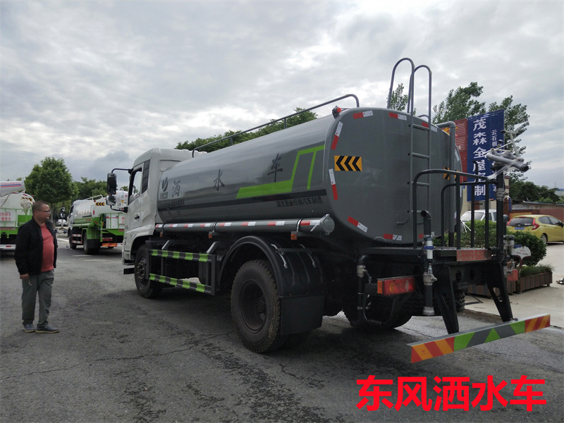12噸灑水車