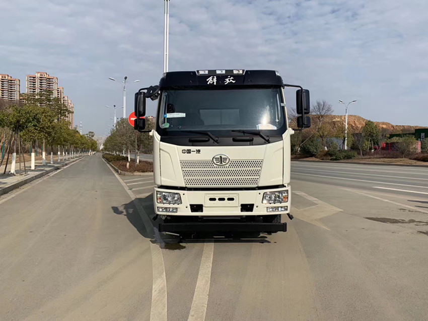 工地用的灑水車(chē)