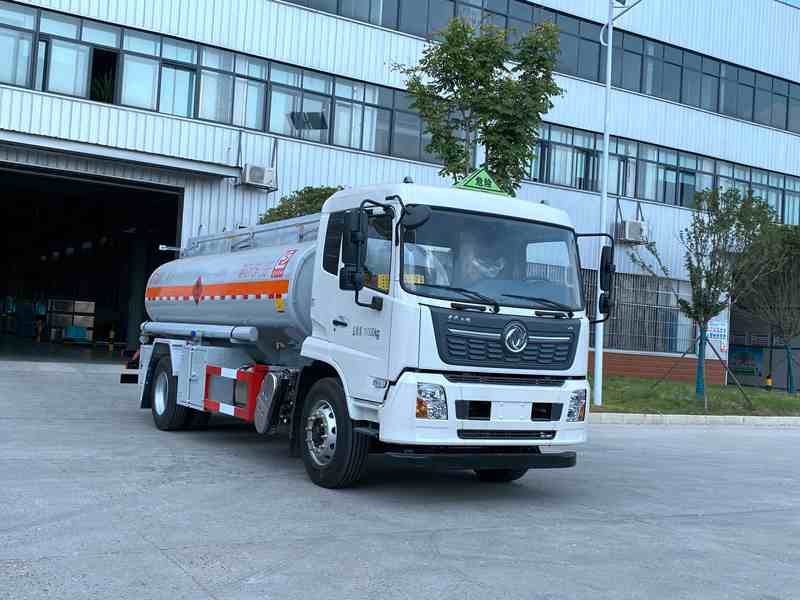 醒獅牌SLS5180GYYD6A型運(yùn)油車