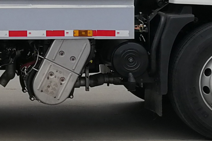 虹宇牌HYS5180TSLE6型掃路車