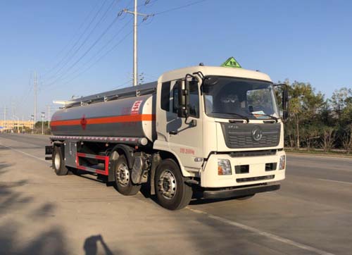 專威牌HTW5263GYYDC6型運(yùn)油車