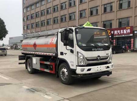 專威牌HTW5121GJYBC6型加油車