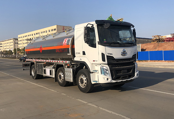 專威牌HTW5268GYYLLZC6型鋁合金運(yùn)油車