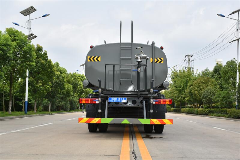 福田大黃蜂 14.2 方灑水車產(chǎn)品介紹