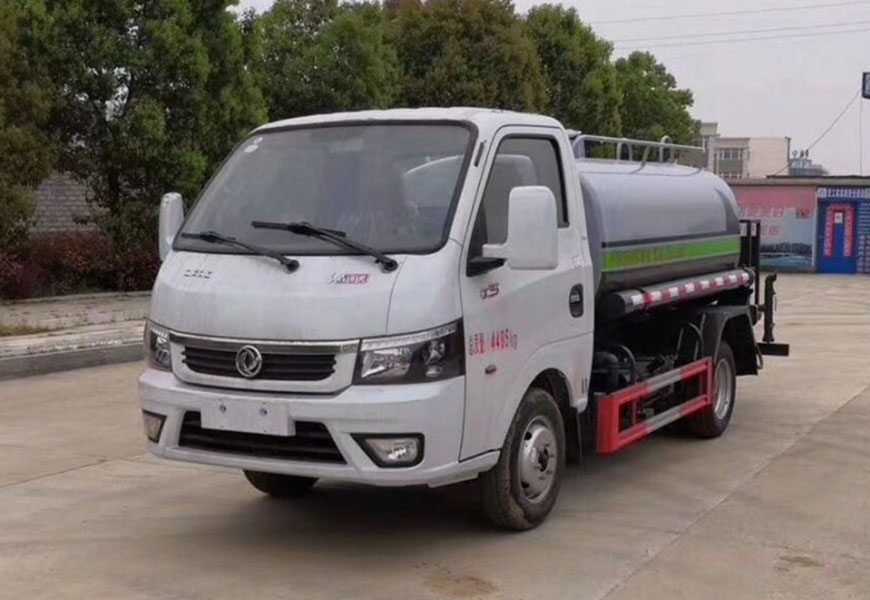東風(fēng)涂逸3方藍(lán)牌綠化灑水車(chē)圖片 